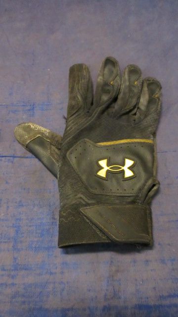 Load image into Gallery viewer, Used Under Armour Clean Up Batting Gloves Youth Size Large
