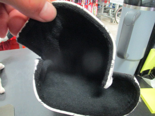 Load image into Gallery viewer, Used R55 Golf Head Cover
