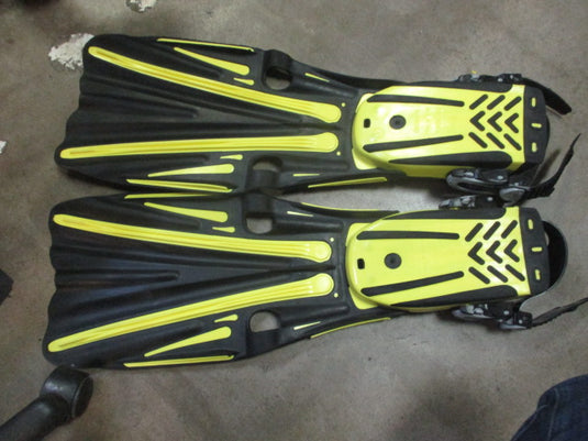 Used Mares Volo Power Open Heel Scuba Fins Size Regular