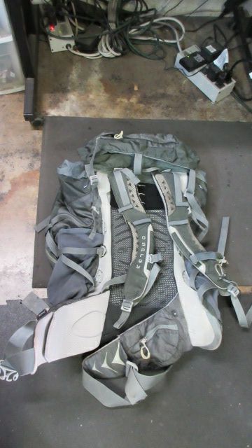 Load image into Gallery viewer, Used Osprey Atmos 65 Backpack Size Small
