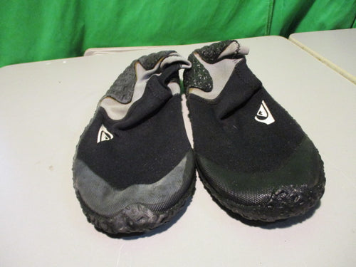 Used Quicksliver Size 6 Water Shoes