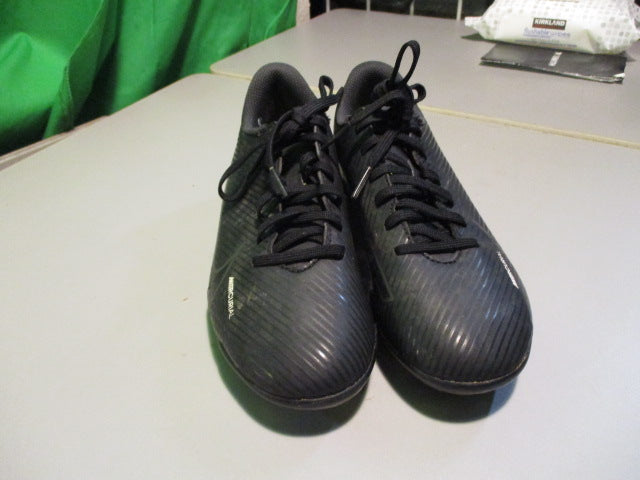 Load image into Gallery viewer, Used Nike Mercurial Vapor 15 Club MG Shadow Size Youth 2.5 Soccer Cleats

