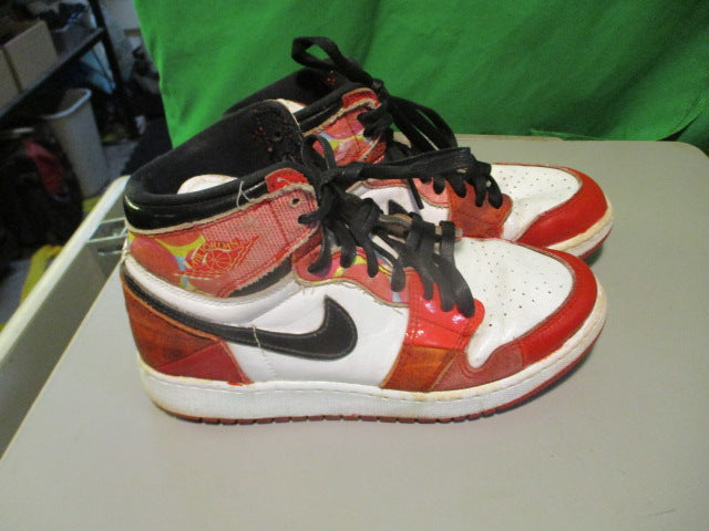 Load image into Gallery viewer, Used Nike Air Jordan 1 Retro OG x Marvel Size Youth 5.5 Basketball Shoes
