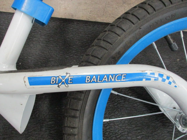 Load image into Gallery viewer, Used Bixe 10&quot; Kids Balance Bike
