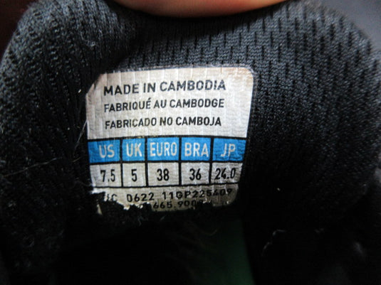 Used Mizuno Finch Lightrevo TPU Softball Cleats - Size 7.5