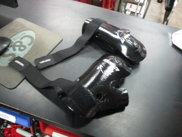 Load image into Gallery viewer, Used Century AZ Kicks Sparring Gloves Size Youth
