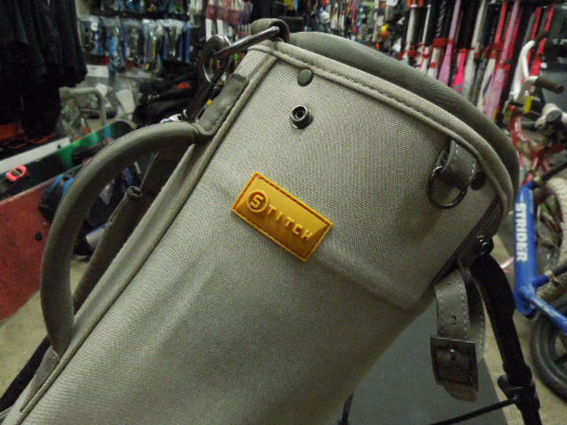 Load image into Gallery viewer, Used Stitch MIY SL1 Golf Stand Bag Broken Zipper
