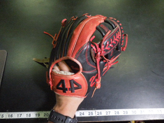 Load image into Gallery viewer, Used 44 Pro Signiture Series 11.5" RHT Infield Glove
