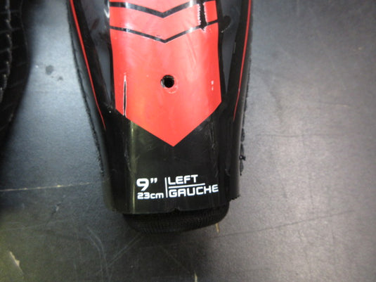 Used Bauer Lil' Sport Hockey Shin Guard - 9"