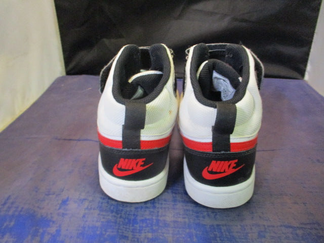 Load image into Gallery viewer, Used Nike Court Borough Basketball Shoes Youth Size 4 - some wear
