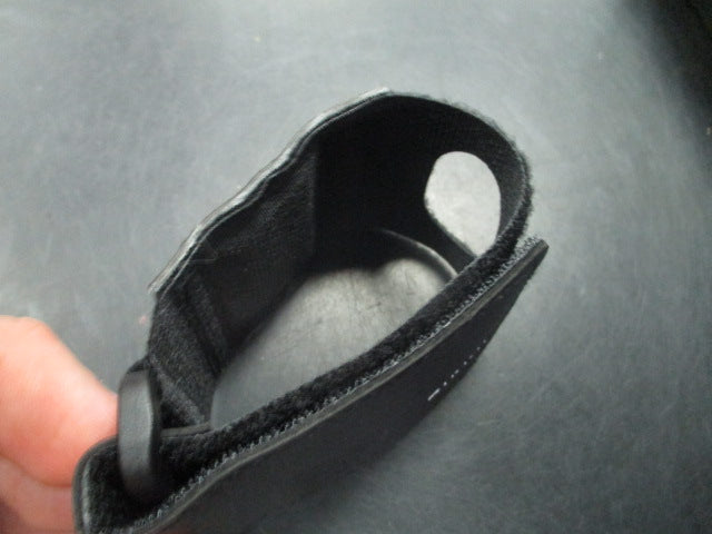 Load image into Gallery viewer, Used Stickit Magnetic Range Finder Strap
