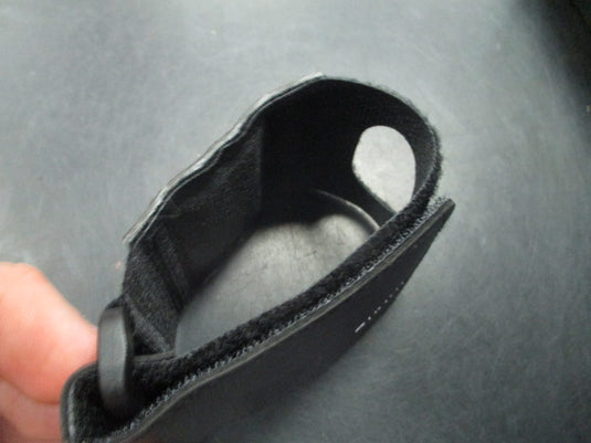 Used Stickit Magnetic Range Finder Strap