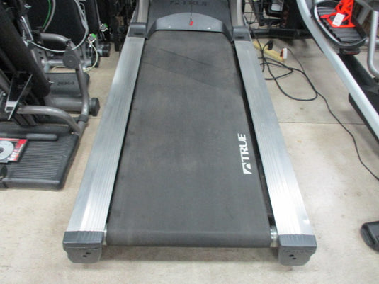 Used TRUE CS550 Commercial Treadmill With 15