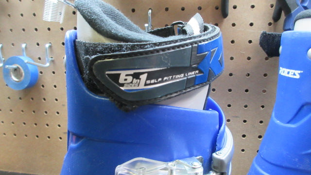 Load image into Gallery viewer, Used Roces Idea Free Adjustable Kids Ski Boots
