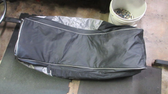 Load image into Gallery viewer, Used STX Challenger 36&quot; Equipment Bag - small stain in bag
