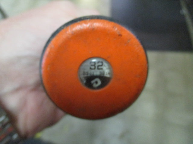 Load image into Gallery viewer, Used demarini CF 6 BBCOR 32" baseball Bat
