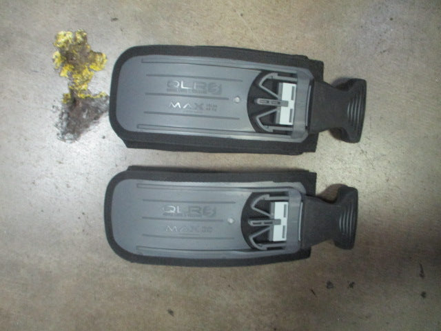 Load image into Gallery viewer, Used Oceanic QLR 3 Quick Lock and Release weight Pockets Set of 2
