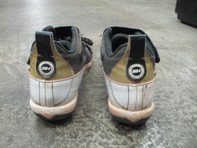 Load image into Gallery viewer, Used Under Armour BH Cleats Size 9.5
