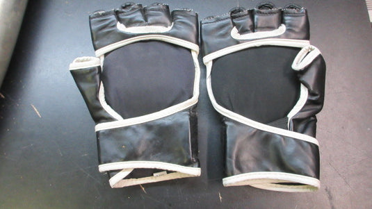 Used Everlast MMA Grappling Gloves - Size L/XL