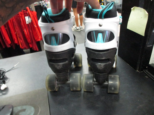 Load image into Gallery viewer, Used C-Luo Cool Bear Size 7 Roller Skates
