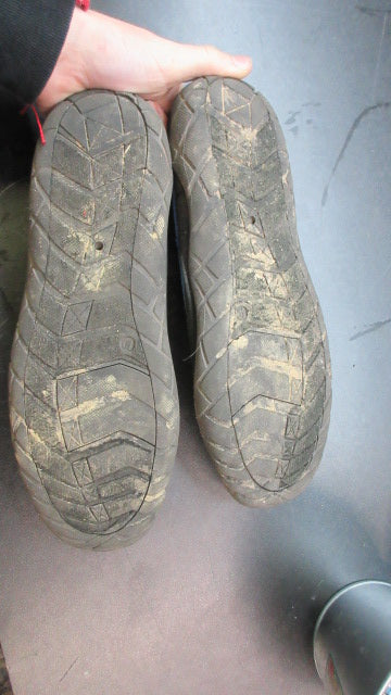 Load image into Gallery viewer, Used Maui Sons Water Shoes - Size 10
