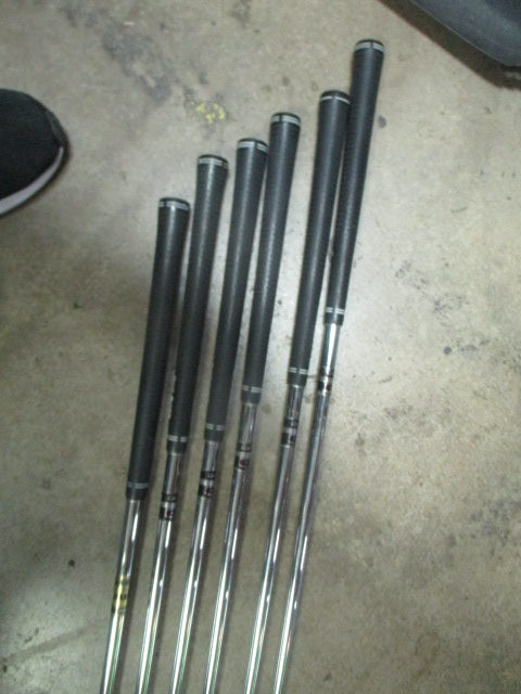 Load image into Gallery viewer, Used Taylormade 320 RH Steel Shaft Iron Set 4-PW Missing 6 Iron
