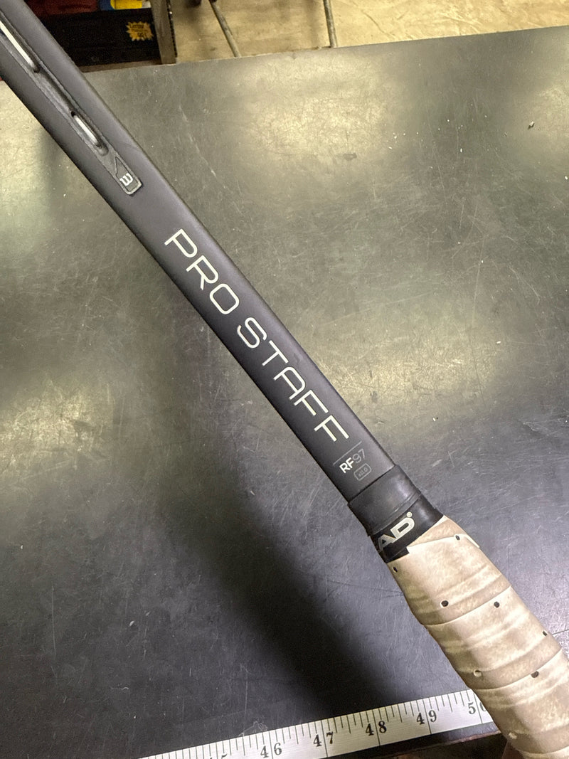 Load image into Gallery viewer, Used Wilson Pro Staff The Roger Federer Autograph v.11 Tennis Raquet
