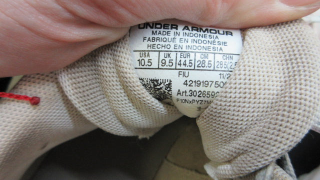 Load image into Gallery viewer, Used Under Armour BH Harper Elite Baseball Cleats - Size 10.5
