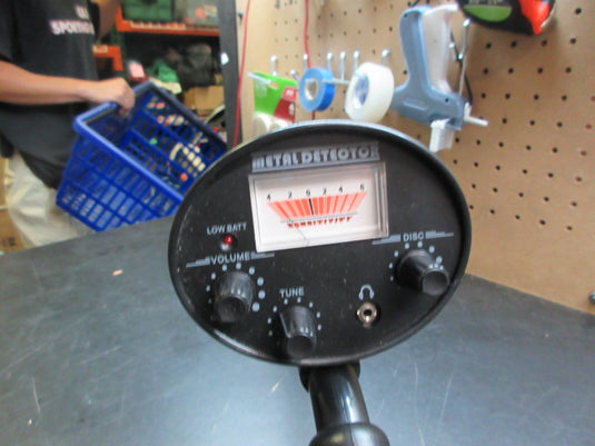 Used Treasure Cove Metal Detector