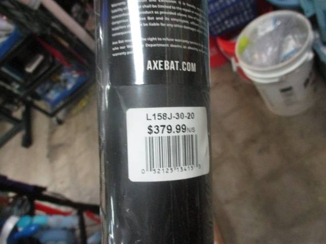 Load image into Gallery viewer, AXE Avenger Pro Composite 30" 20oz Softball Bat
