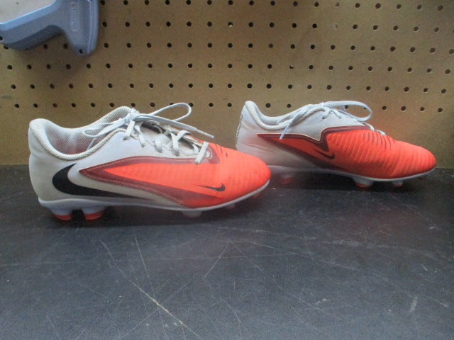 Load image into Gallery viewer, Used Nike Phantom 6 Low Elite Soccer Cleats - Size Youth 4.5
