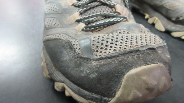 Load image into Gallery viewer, Used Merrell Mens 9 Hiking Shoes
