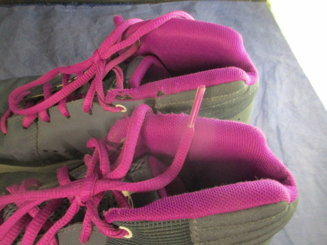 Load image into Gallery viewer, Used Under Armour Basketball Shoes Size 6
