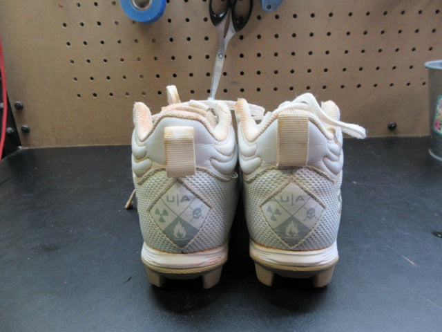 Load image into Gallery viewer, Used Under Armour Spotlight Franchise RM 2.0 Jr. Football Cleats - Size Youth 3
