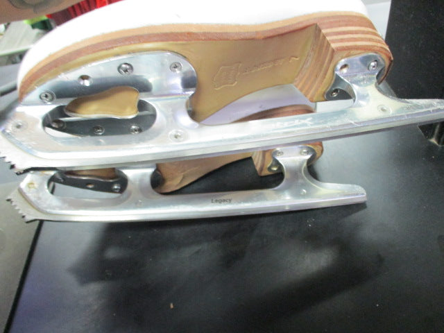 Load image into Gallery viewer, Used jackson Premiere Size 7 Figure Skates (Has Wear)
