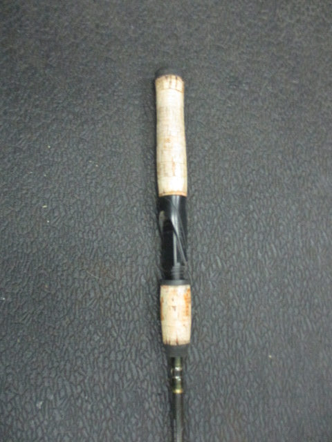 Used Shakespeare Cirrus Graphite 5 Foot 2 Piece Fishing Rod