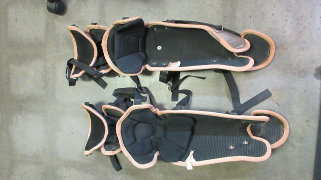 Load image into Gallery viewer, Used Wilson C1K Shin Guards Size Adult
