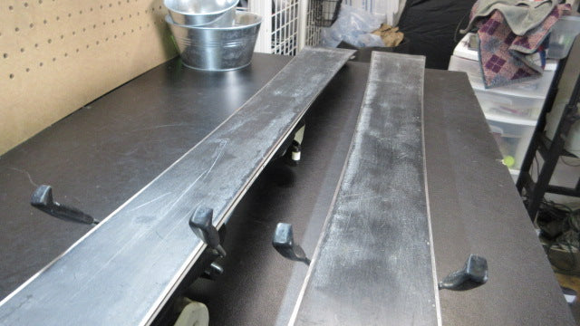 Load image into Gallery viewer, Used Fischer RC4 Race Jr. Skis ?+ FJ4 AC Jr. Rail Bindings - 110
