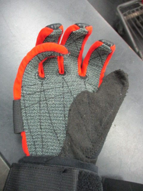 Used 41 Tail Syndicate Water Sports Gloves Size XL