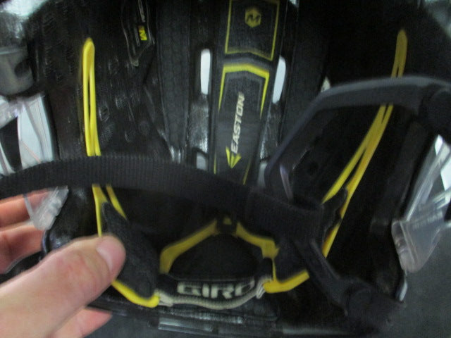 Load image into Gallery viewer, Used Easton E600 Adult Medium Hockey Helmet With Clear cage

