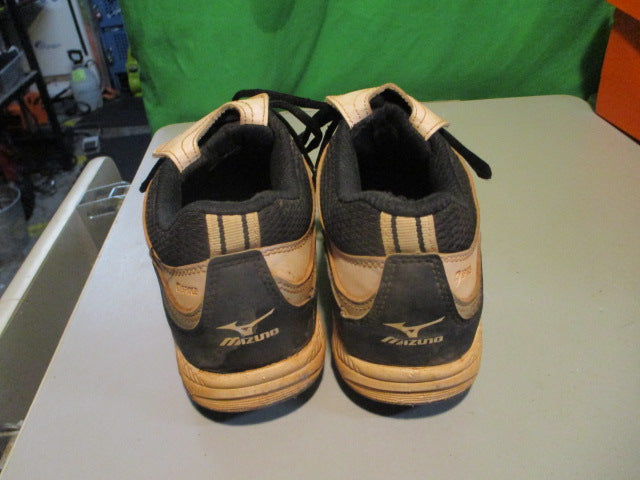 Load image into Gallery viewer, Used Mizuno 9 Spike Size 8 Metal Cleats
