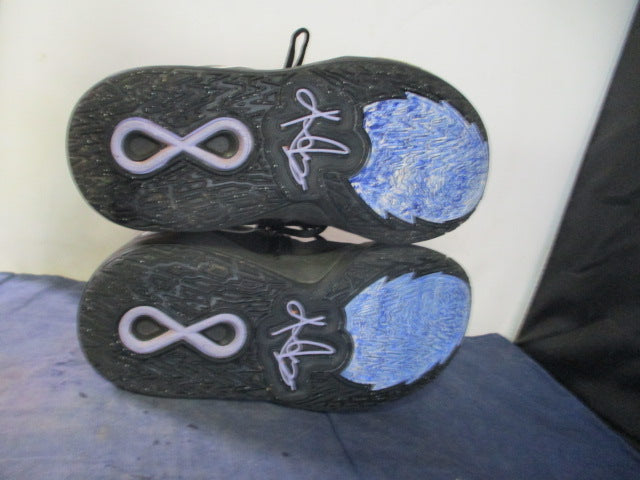 Load image into Gallery viewer, Used Nike Kyrie Infinity Basketball Shoes Youth Size 6
