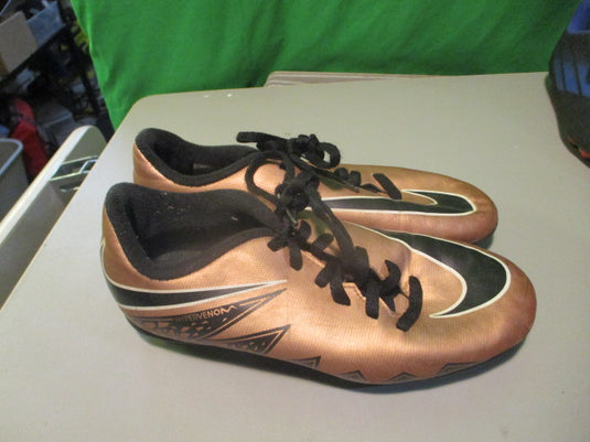 Used Nike Hyper Venom Size Youth 1 Soccer Cleats