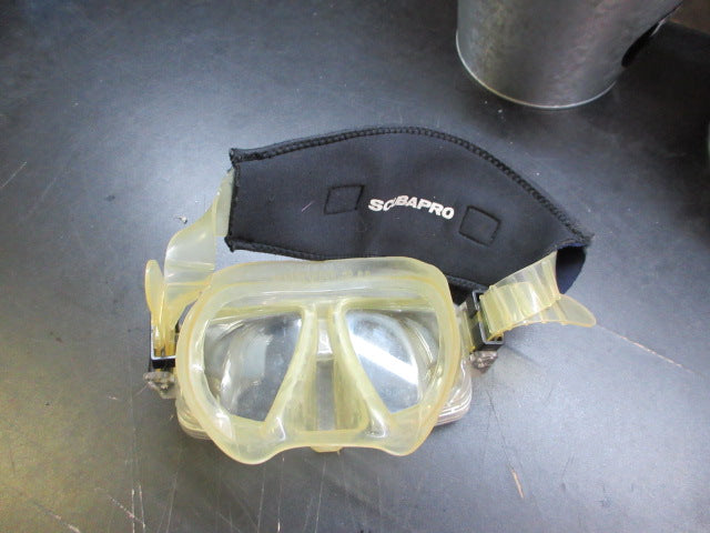 Load image into Gallery viewer, Used US Divers Hawaii 2 Scuba Mask
