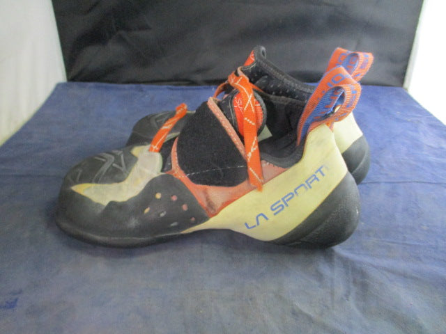 Load image into Gallery viewer, Used La Sportiva Solution Climbing Shoes Women Size 7 - worn strap
