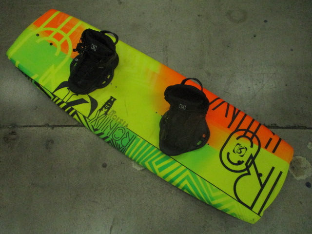 Load image into Gallery viewer, Used Ronix Vision 120cm Wakeboard w/ Divide Bindings
