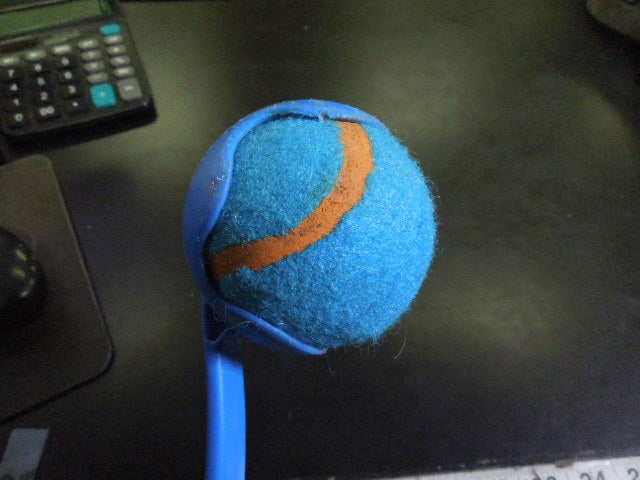 Load image into Gallery viewer, Used Chuckit! Classic Ball Launcher with One Ball
