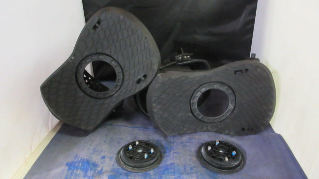 Load image into Gallery viewer, Used Strata Union Snowboard Bindings Adult Size Large - wear
