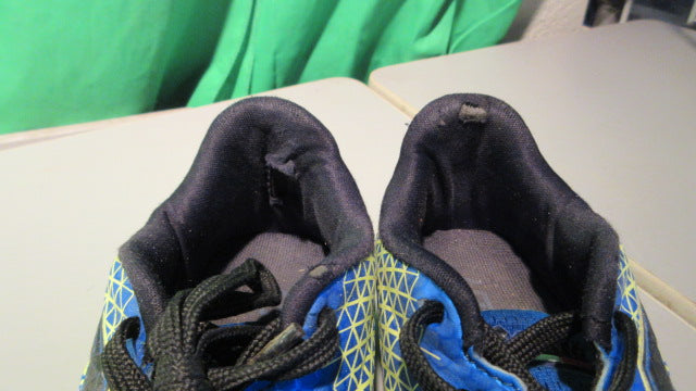 Load image into Gallery viewer, Used Lotto Youth 2Y Soccer Cleats - Some Wear
