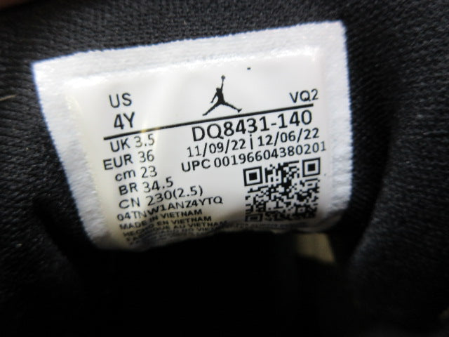 Load image into Gallery viewer, Used Nike Air Jordan Jumpman Basketball Shoes - Size Youth 4

